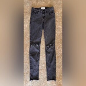 FRAME Le Skinny de Jeanne Muddy Rips Jeans 25 Black Distressed Raw Hem